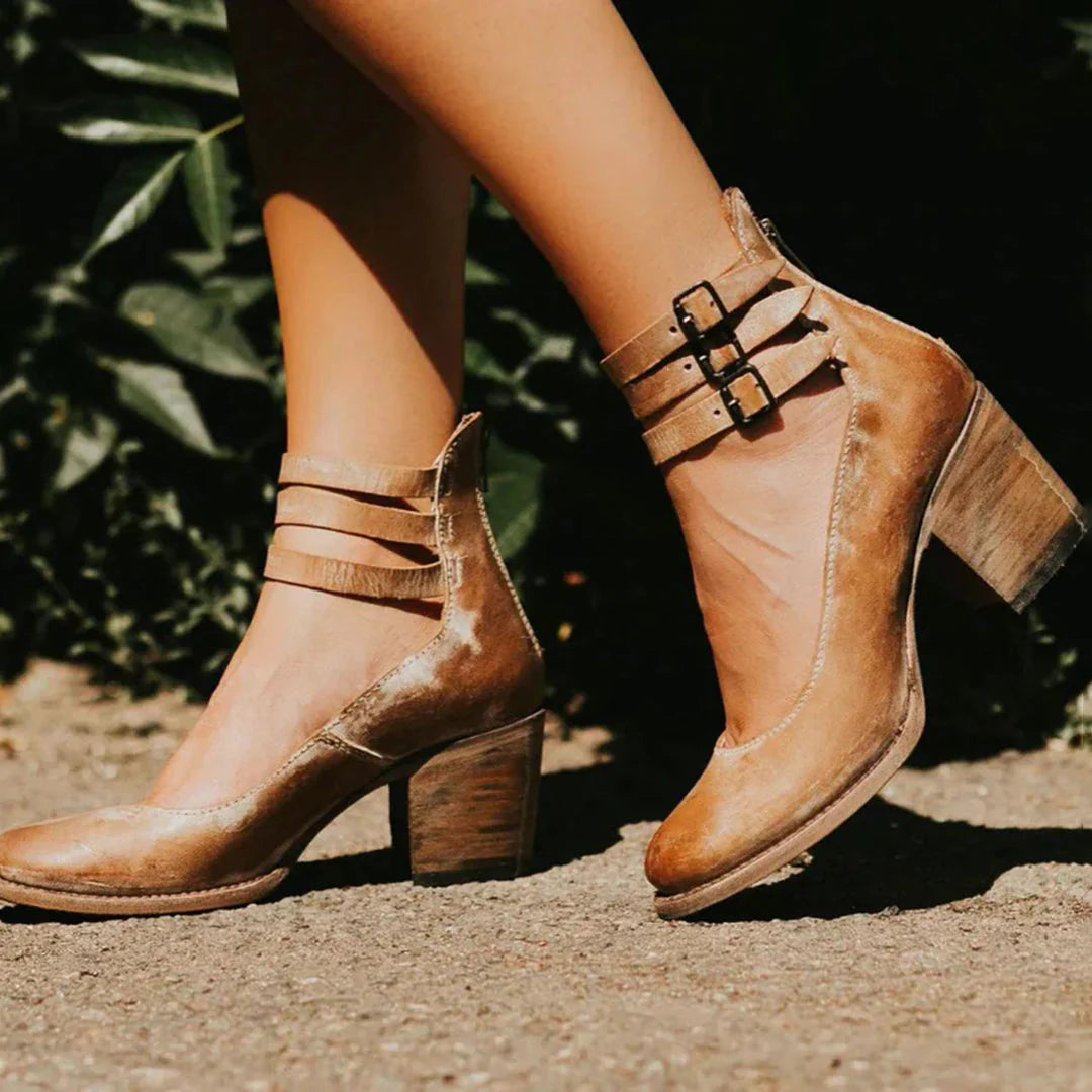 Vintage Ankle Strap Heels "Hana"