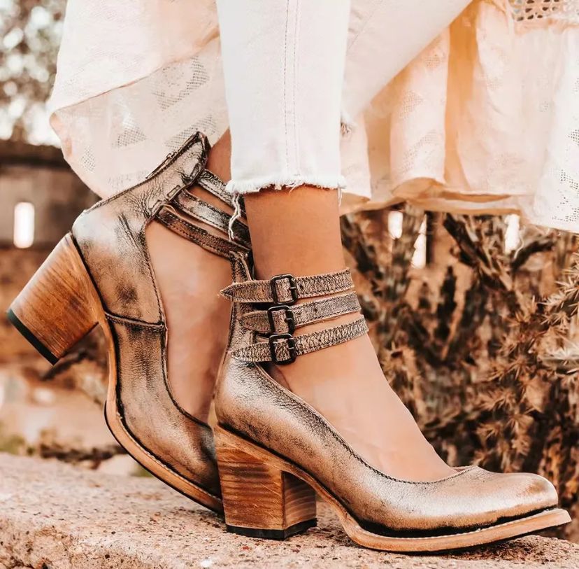 Vintage Ankle Strap Heels "Hana"