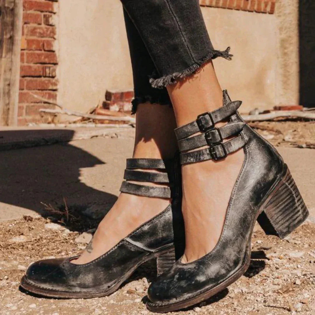 Vintage Ankle Strap Heels "Hana"